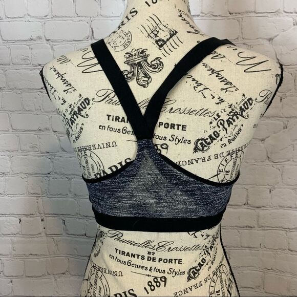 Victoria’s Secret Size Small Sports Bra Heathered Gray Racer Back - Picture 7 of 7